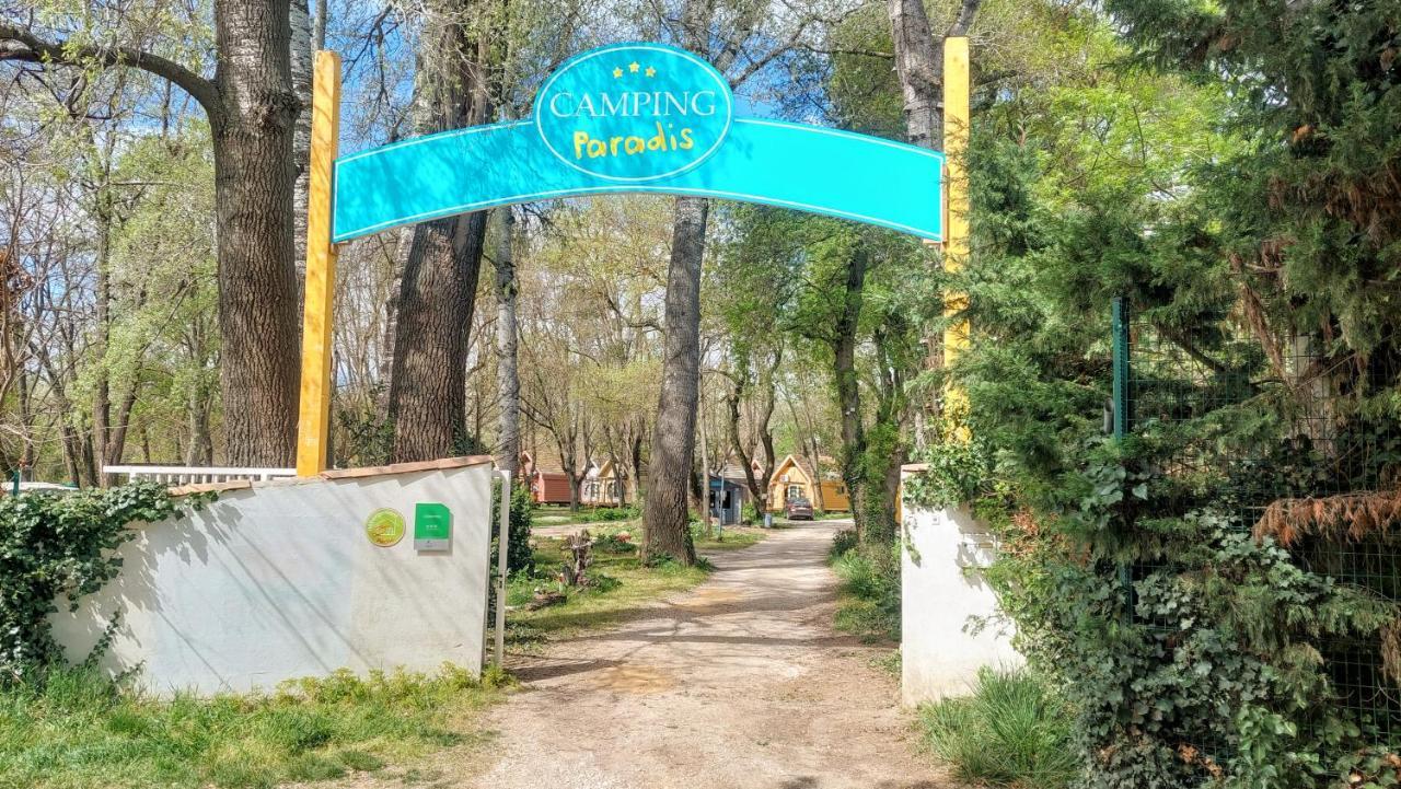 Camping Paradis Bellerive Montfrin Екстериор снимка