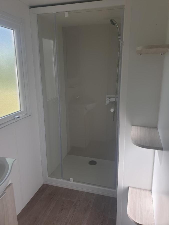 Camping Paradis Bellerive Montfrin Екстериор снимка