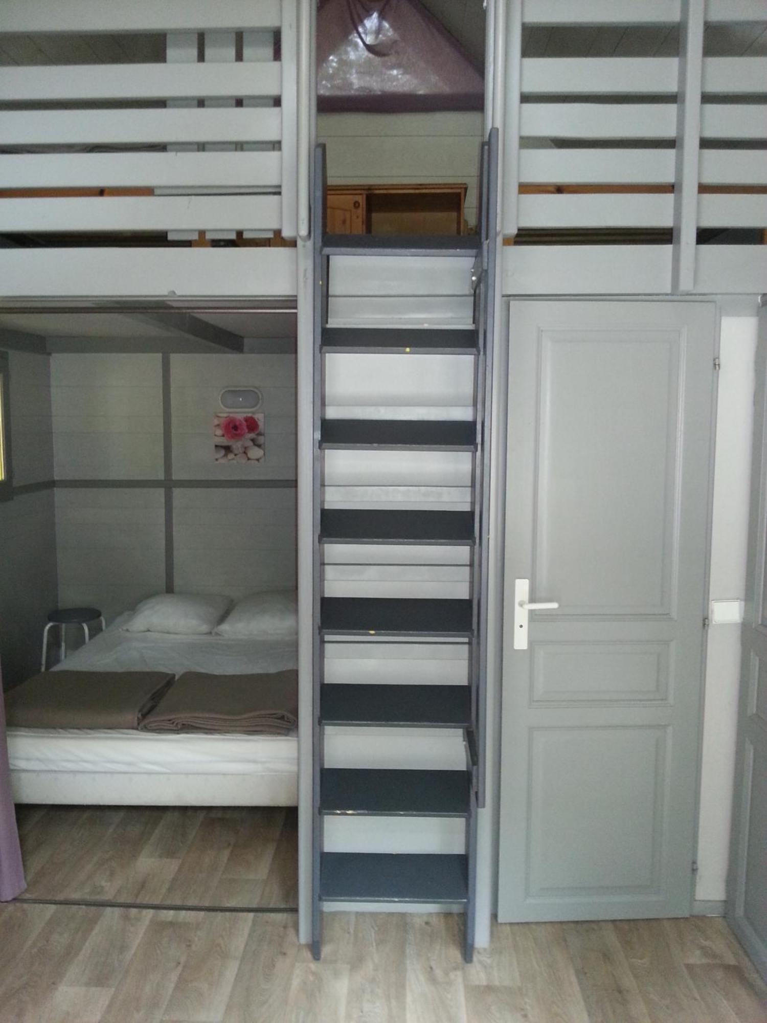 Camping Paradis Bellerive Montfrin Стая снимка