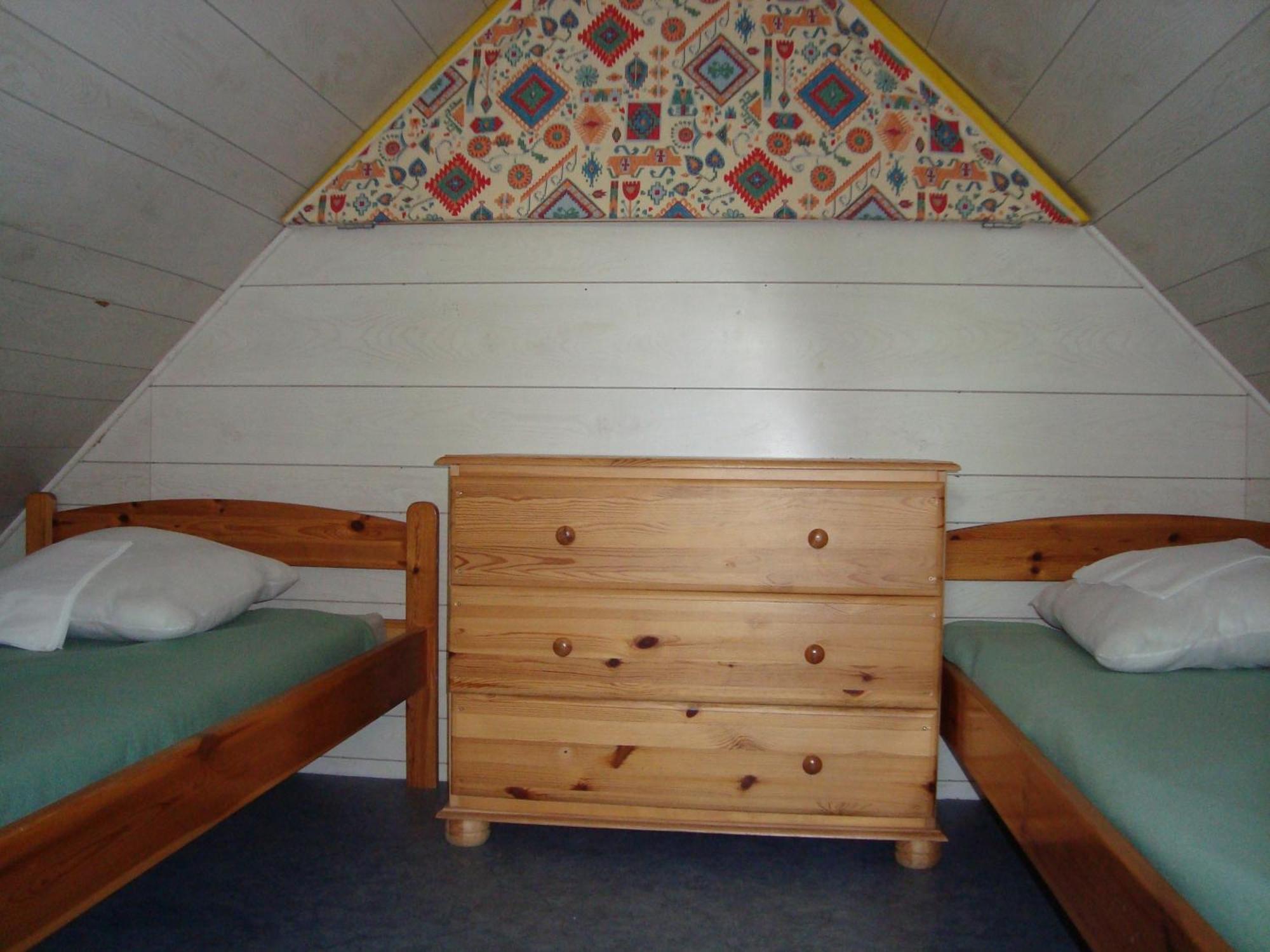 Camping Paradis Bellerive Montfrin Стая снимка
