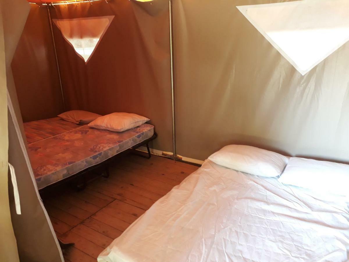 Camping Paradis Bellerive Montfrin Екстериор снимка